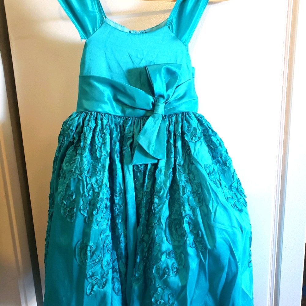 Girls dress